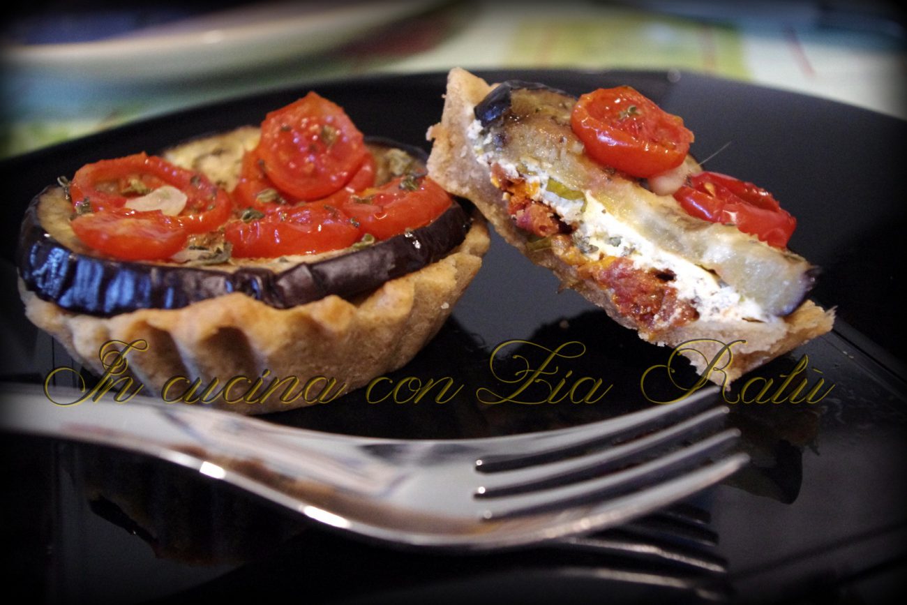 crostatine greche allo yogurt greco e melanzane