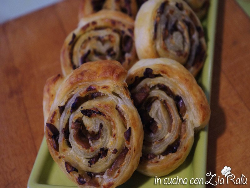 Girelle di pasta sfoglia funghi e robiola girelle ai funghi (18)
