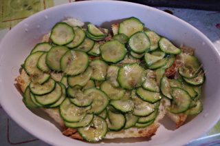 crostone pane zucchine e mozzarella