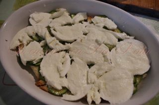 crostone pane zucchine e mozzarella
