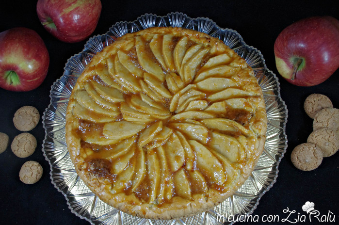 crostata alle mele e amaretti