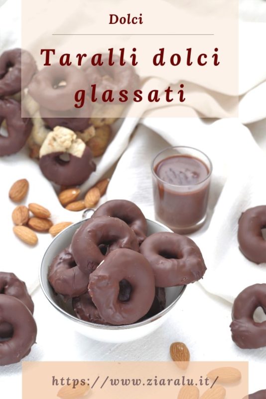 taralli dolci glassati al cioccolato fondete