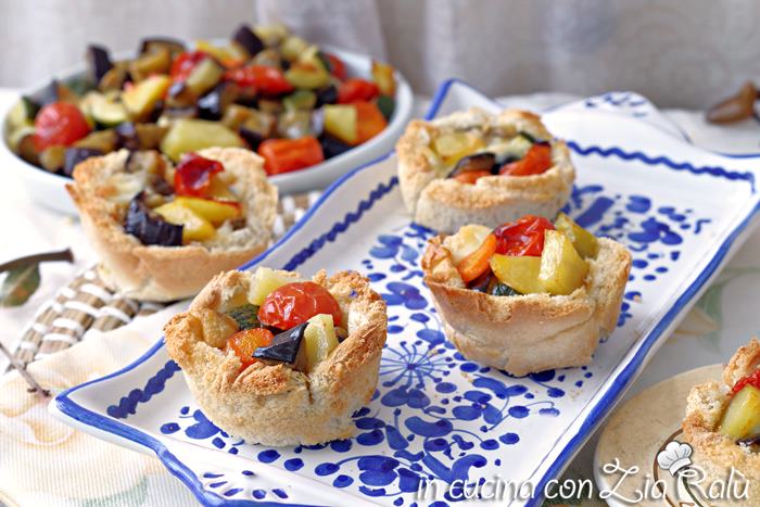 cestini di pane verdure e scamorza sono un antipasto sfizioso