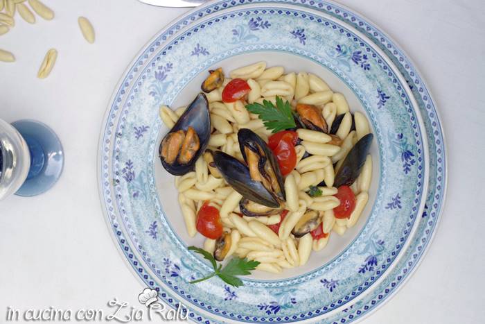 cavatelli con le cozze e pomodorini